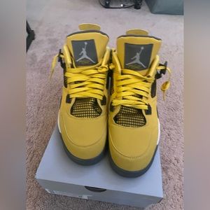 Jordan 4 Lightnings Sz 13